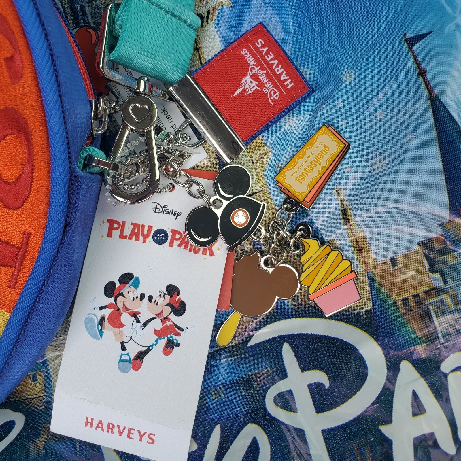 Disney Harvey’s Play in Park Crossbody Purse Bag Mickey Magic Kingdom Seat Belt