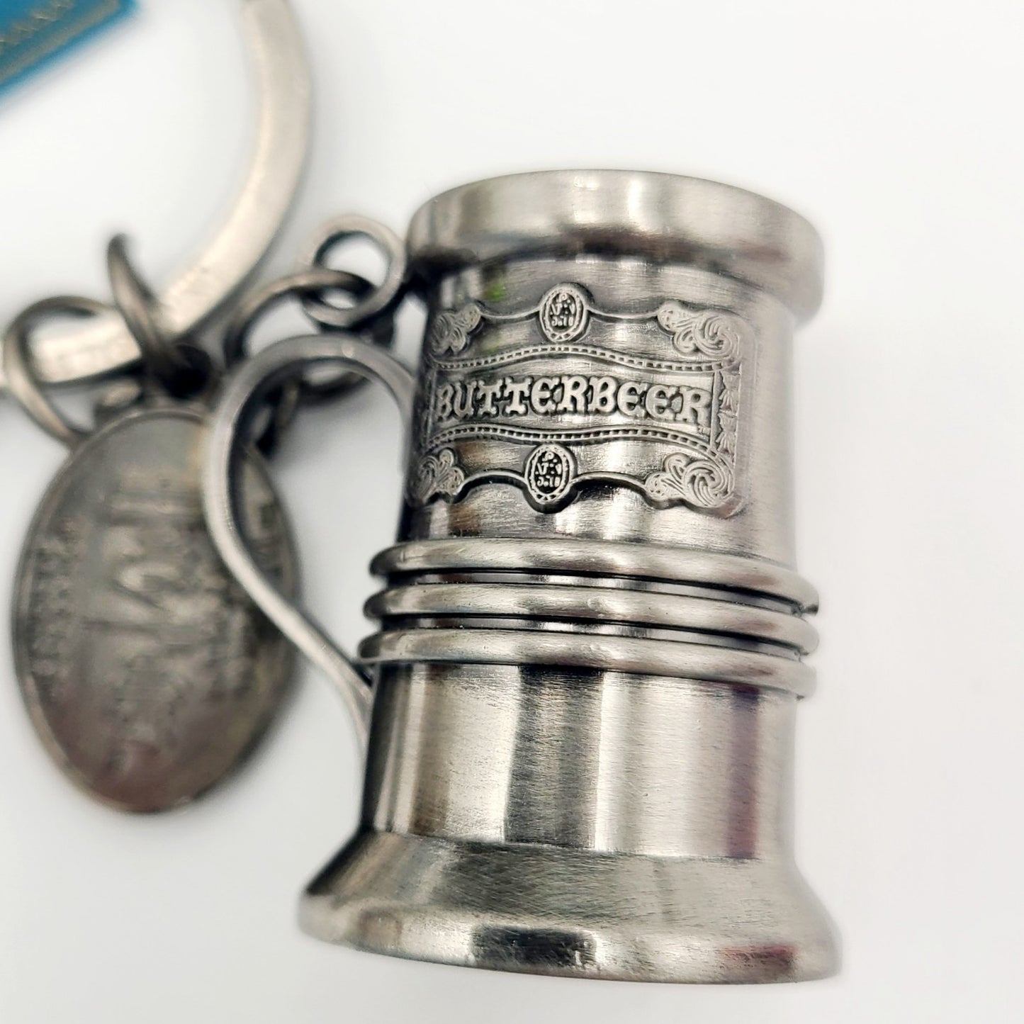 Universal Studios Wizarding World Of Harry Potter Butter Beer Metal Keychain NEW