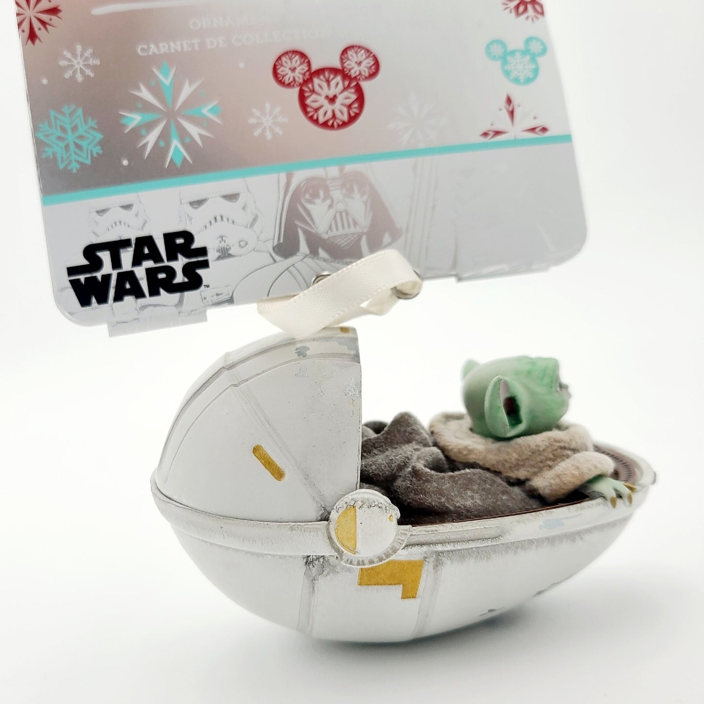 NEW Disney Parks Star Wars Baby Yoda Grogu Carrier Stetchbook Ornament Christmas