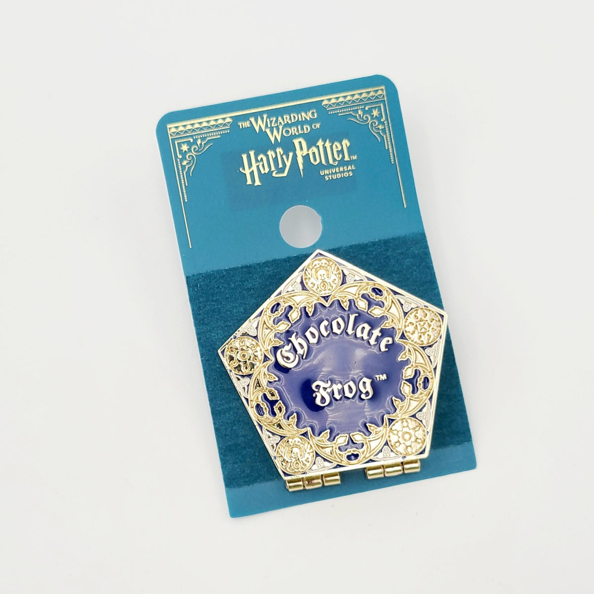 NEW Chocolate Frog Scented Pin Wizarding Harry Potter Universal Studios Hogwarts