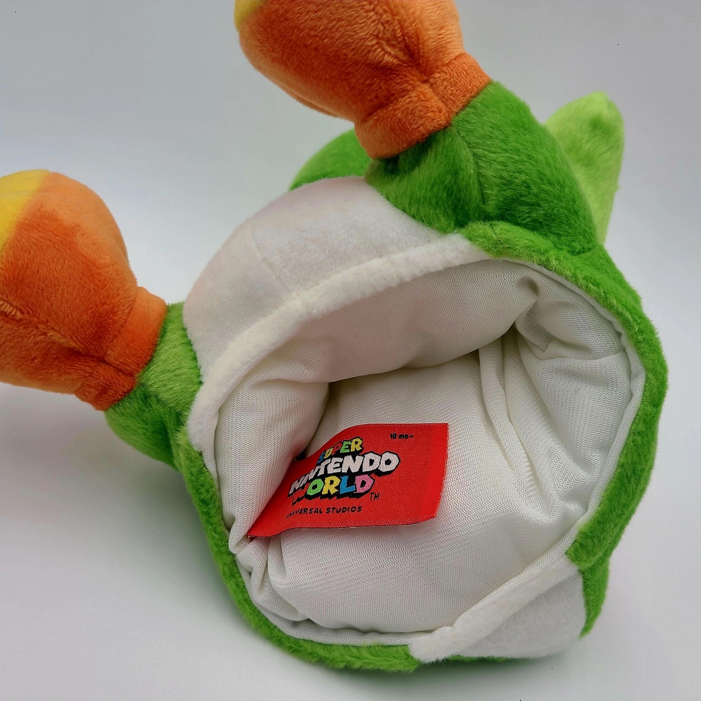 Super Nintendo World 10" Yoshi Plush Hand Puppet Universal Studios Orlando Mario