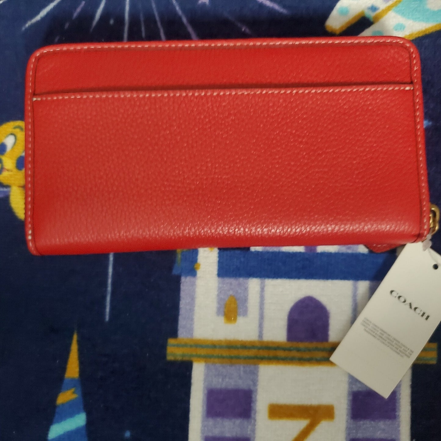 SOLD OUT Walt Disney World Parks Coach Patch Wallet Minnie Mouse Goofy Red NEW