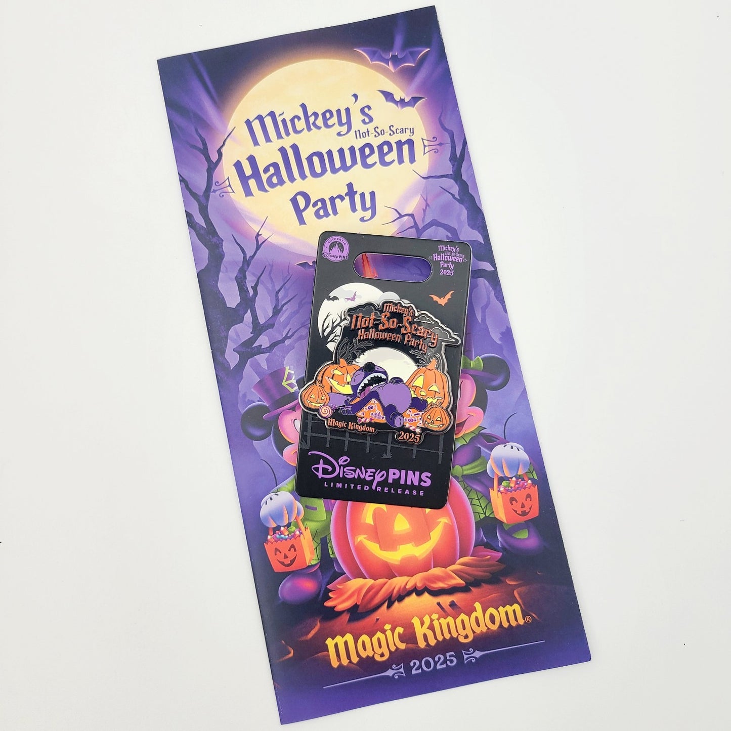 Disney Parks 2025 Mickey’s Not So Scary Halloween Party Stitch Pumpkin GITD Pin