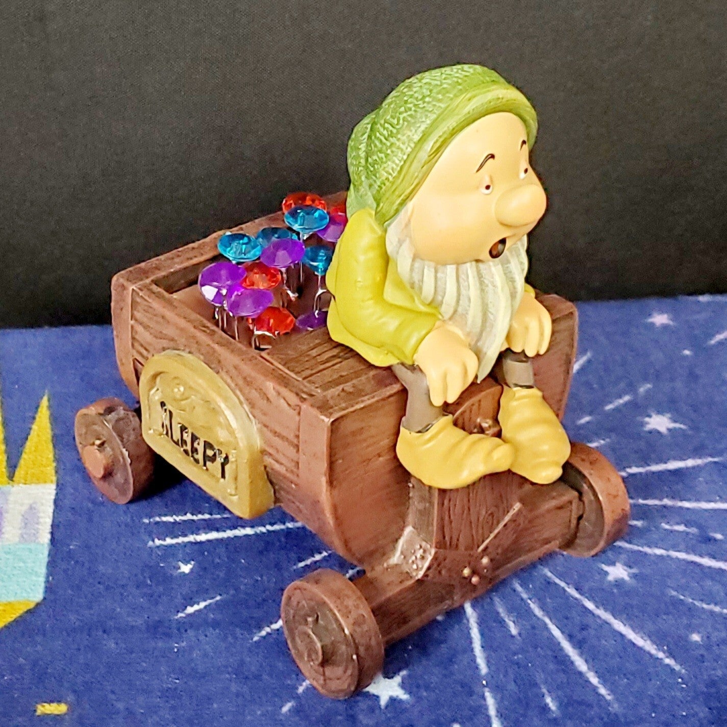 2022 Disney Parks Snow White & Seven Dwarfs Sleepy Figural Desk Trinket Tray 85