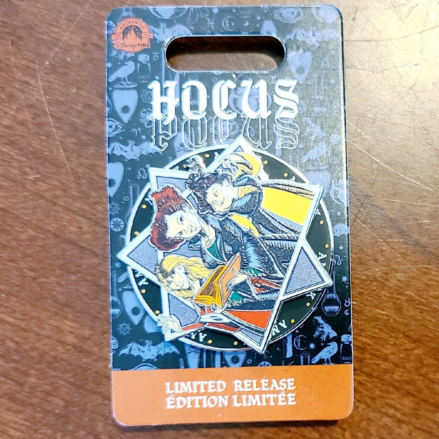 2022 Disney Parks Hocus Pocus Amuck Sanderson Sisters Halloween LR Spinner Pin