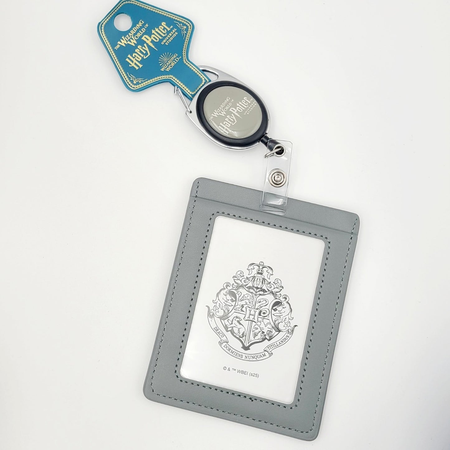 Universal Studios World Harry Potter Metal ID Badge Holder Hogwarts Crest Silver