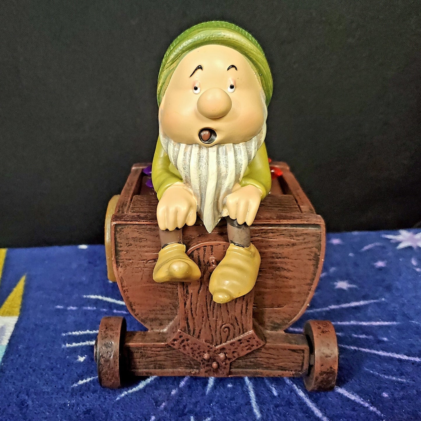 2022 Disney Parks Snow White & Seven Dwarfs Sleepy Figural Desk Trinket Tray 85