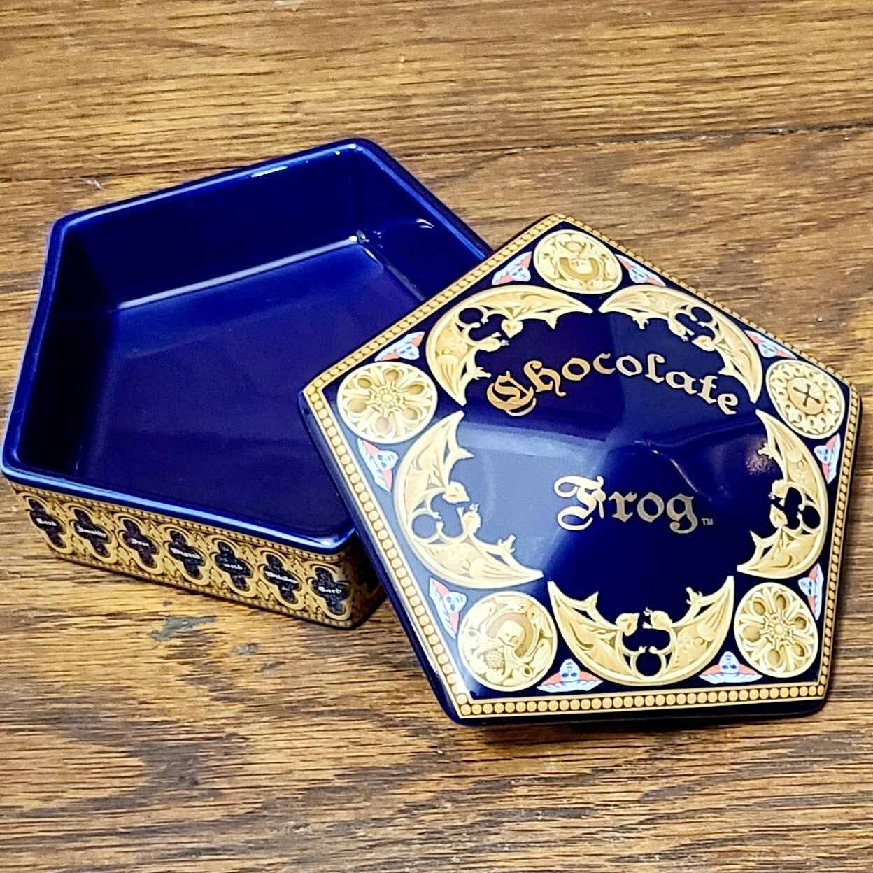 *Chocolate Frog Ceramic Trinket Box* Universal Studios Harry Potter World NEW
