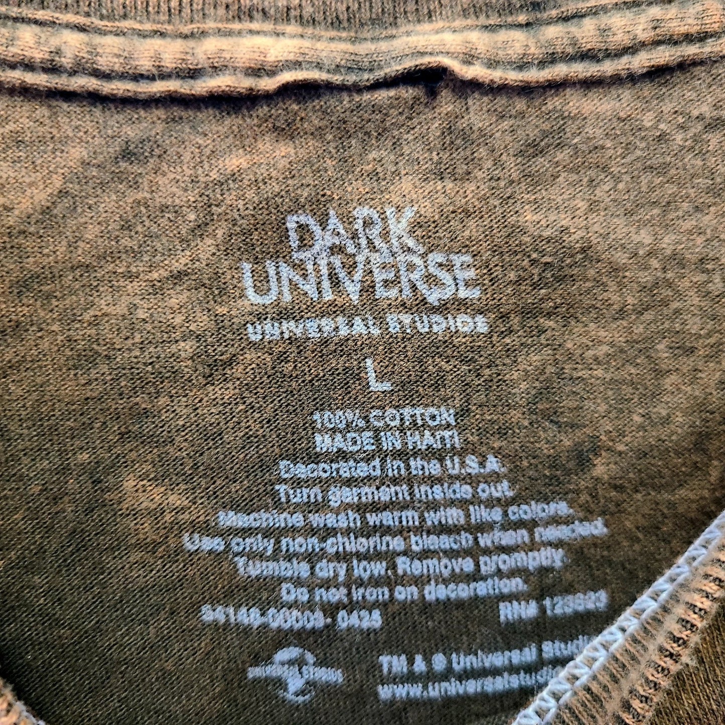 *LARGE Shirt* EPIC Dark Universe Darkmoor Burning Blade Tavern Universal T-Shirt