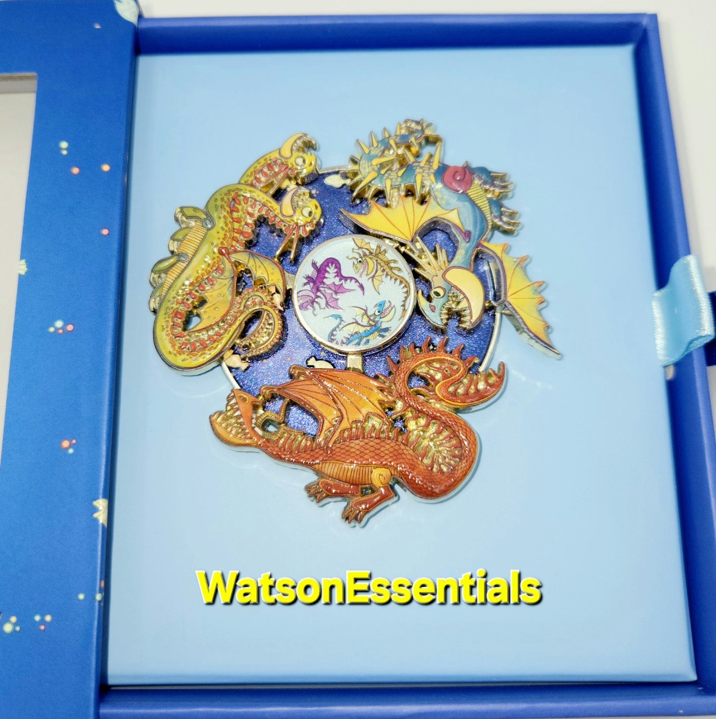 EPIC Universe Universal Studio How to Train Treat Your Dragon Box Spinner Pin LR