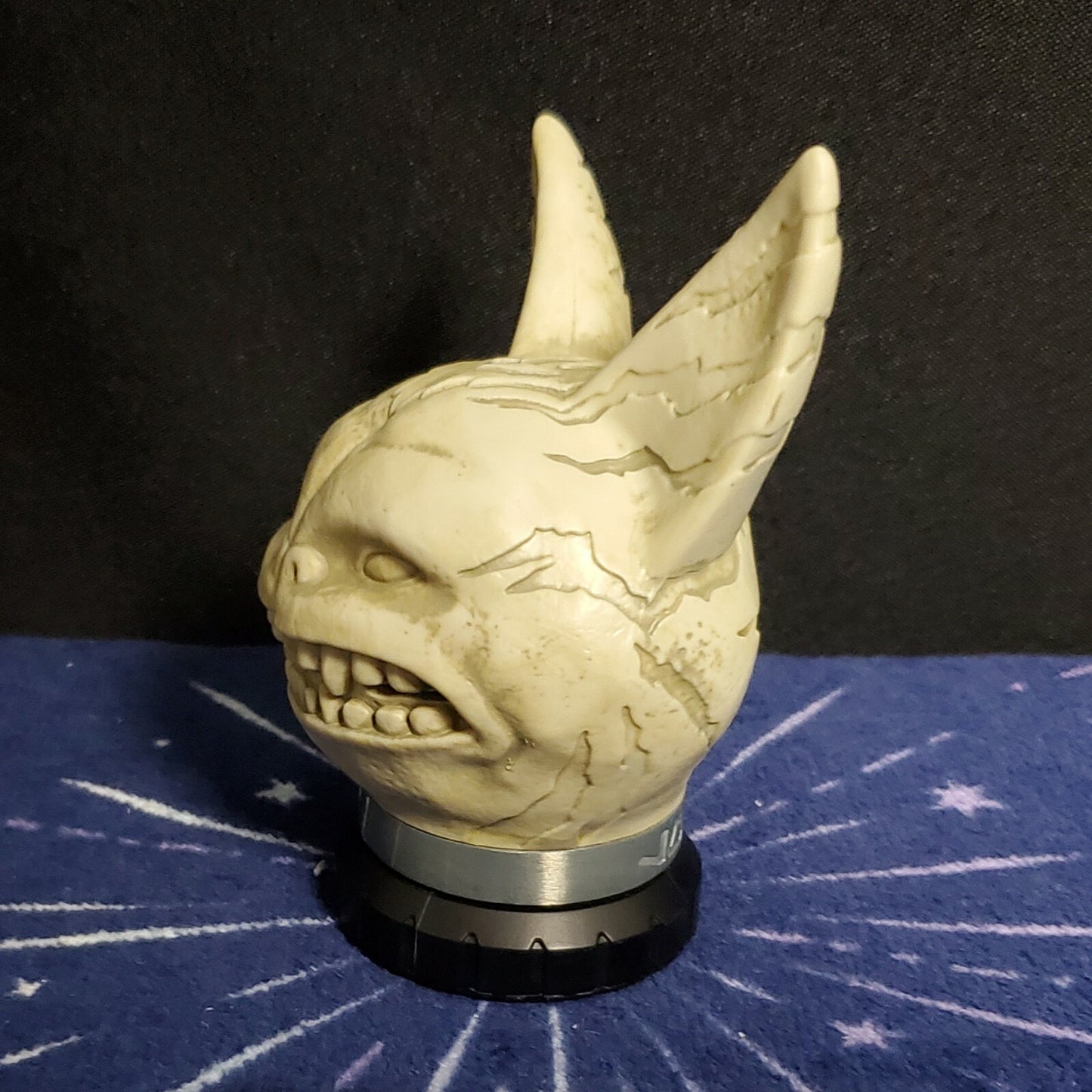 Disney Parks Star Wars Loth Cat Savi’s Lightsaber Hilt End Cap