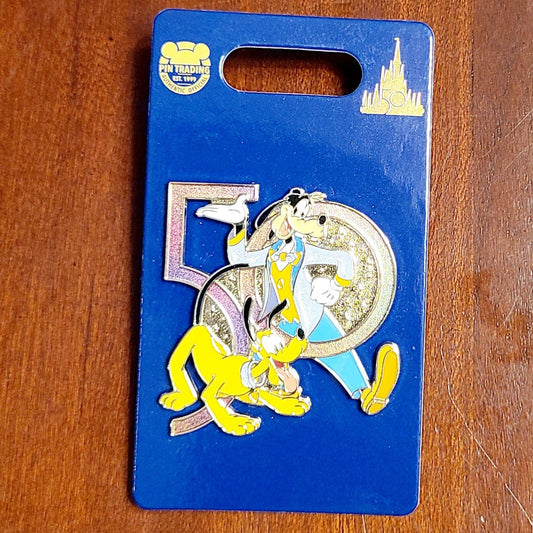 NEW 2021 Walt Disney World Parks 50th Anniversary Goofy & Pluto 50 Pin New OE