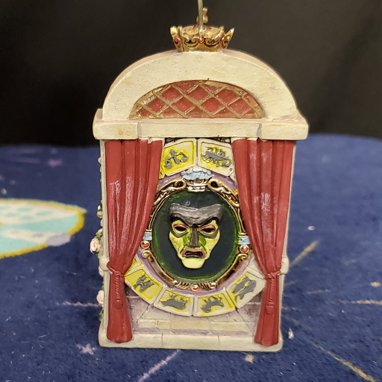 Disney Snow White MUSICAL Living Magic Sketchbook Ornament New with Tag NWT