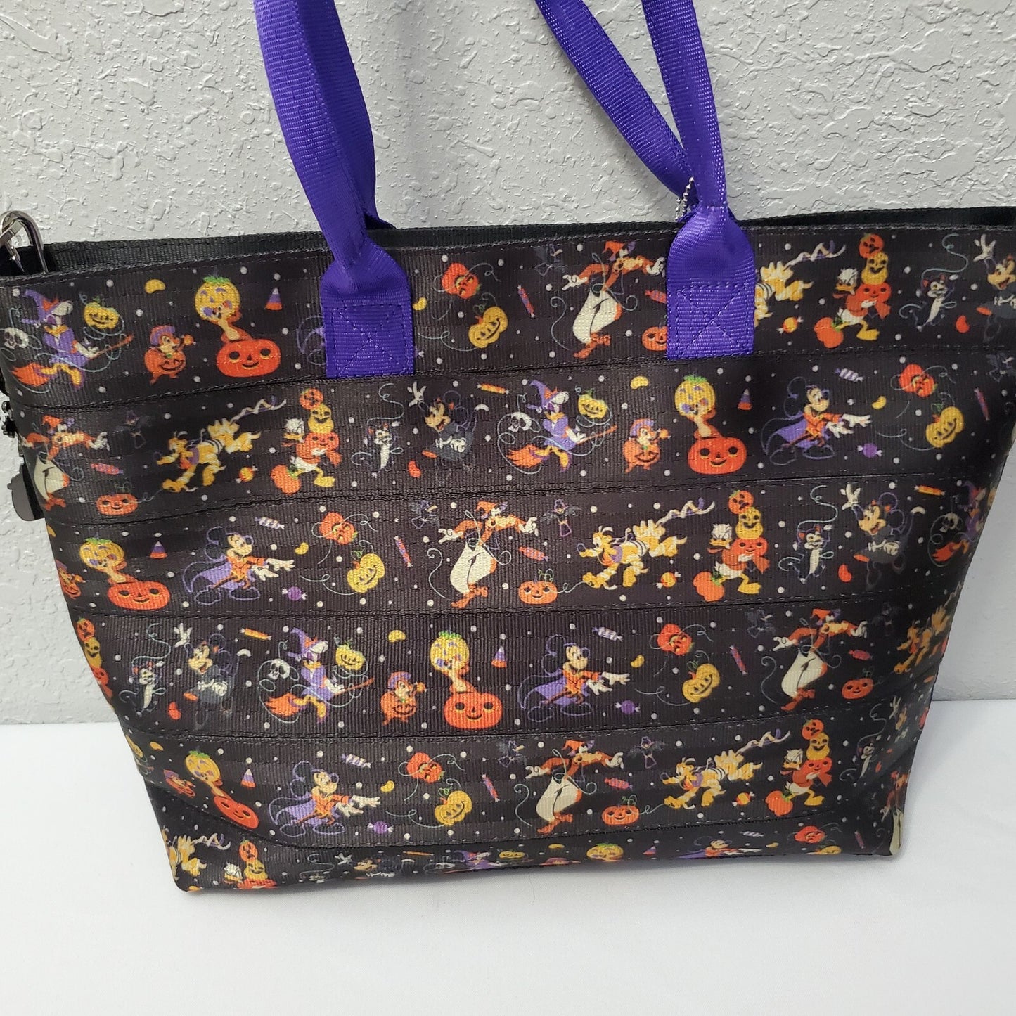 2021 Disney Parks Harveys Halloween Mickey Tote Bag Pumpkin Castle Seat Belt WDW
