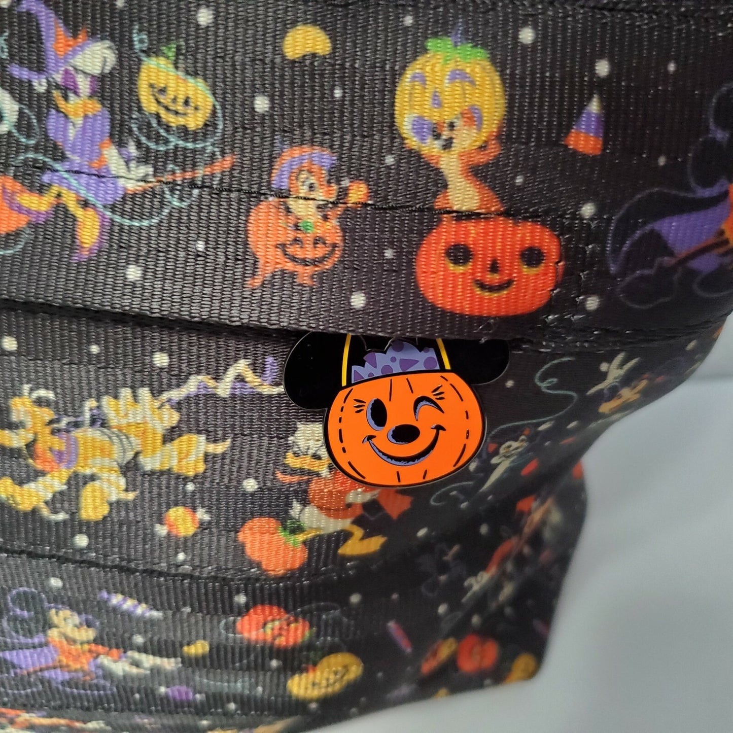 2021 Disney Parks Harveys Halloween Mickey Tote Bag Pumpkin Castle Seat Belt WDW