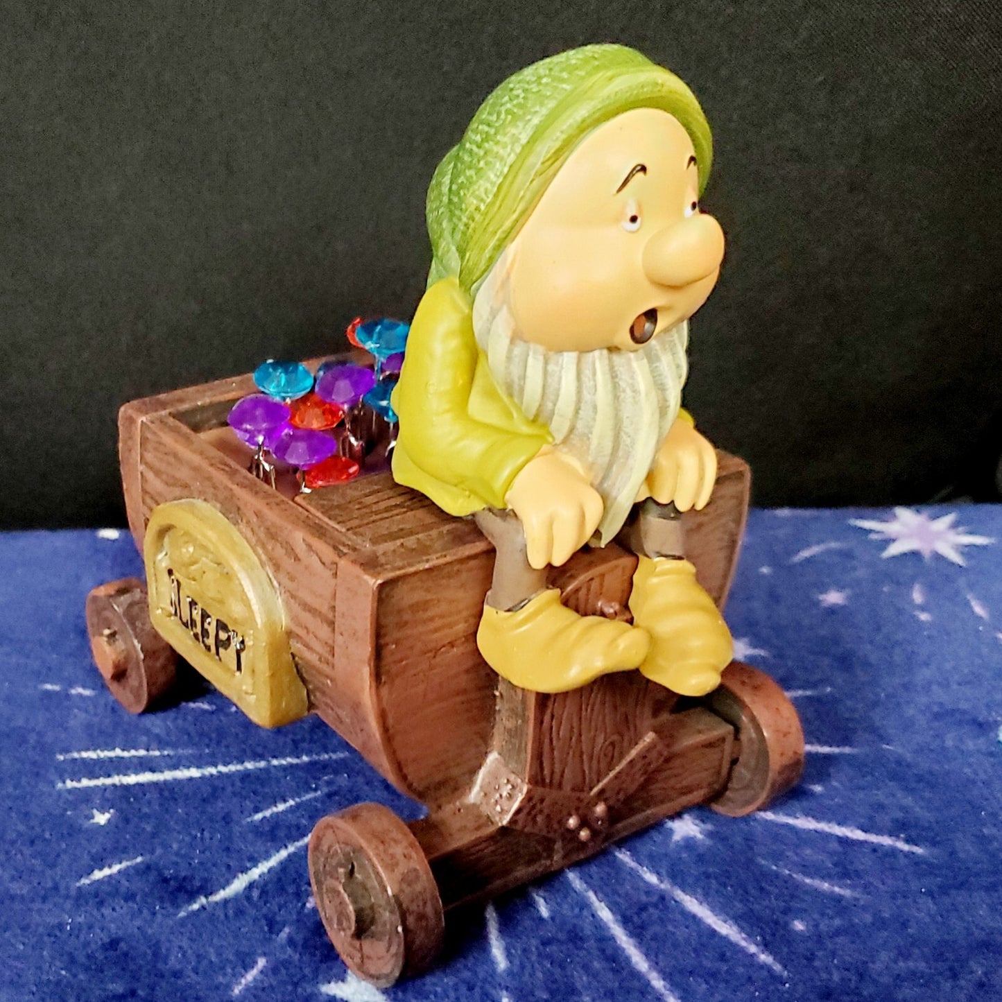 2022 Disney Parks Snow White & Seven Dwarfs Sleepy Figural Desk Trinket Tray 85