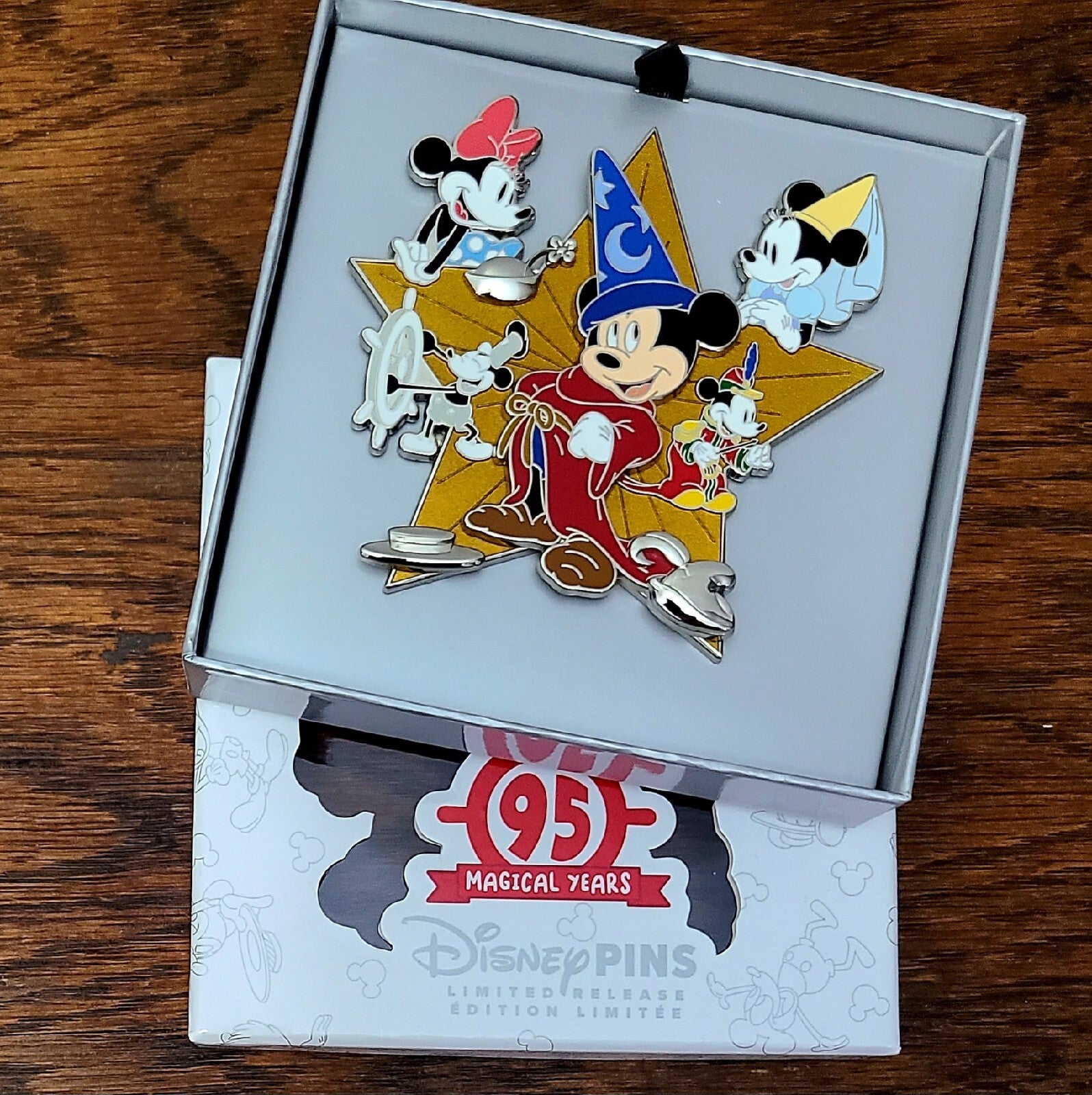 2023 Disney Parks Mickey Mouse 95th Anniversary 95 Magical Years Jumbo LE Pin