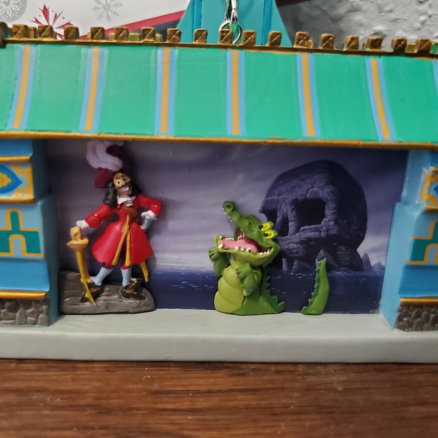 2022 Disney Parks Peter Pan’s Flight Attraction Hook Pan Christmas Ornament New