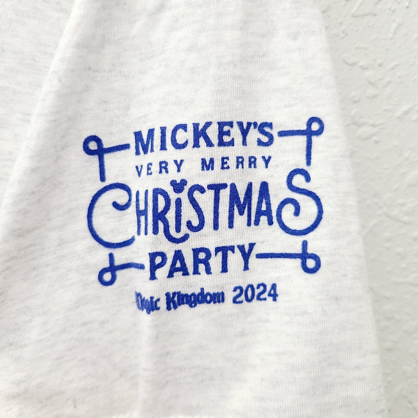 LARGE Disney Park 2024 Very Merry Christmas Party Toy Soldier Passholder T-shirt