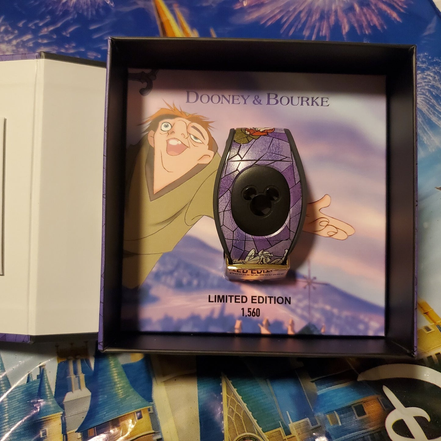 2021 Disney Parks The Hunchback Of Notre Dame Magic Band Dooney & Bourke LE1560