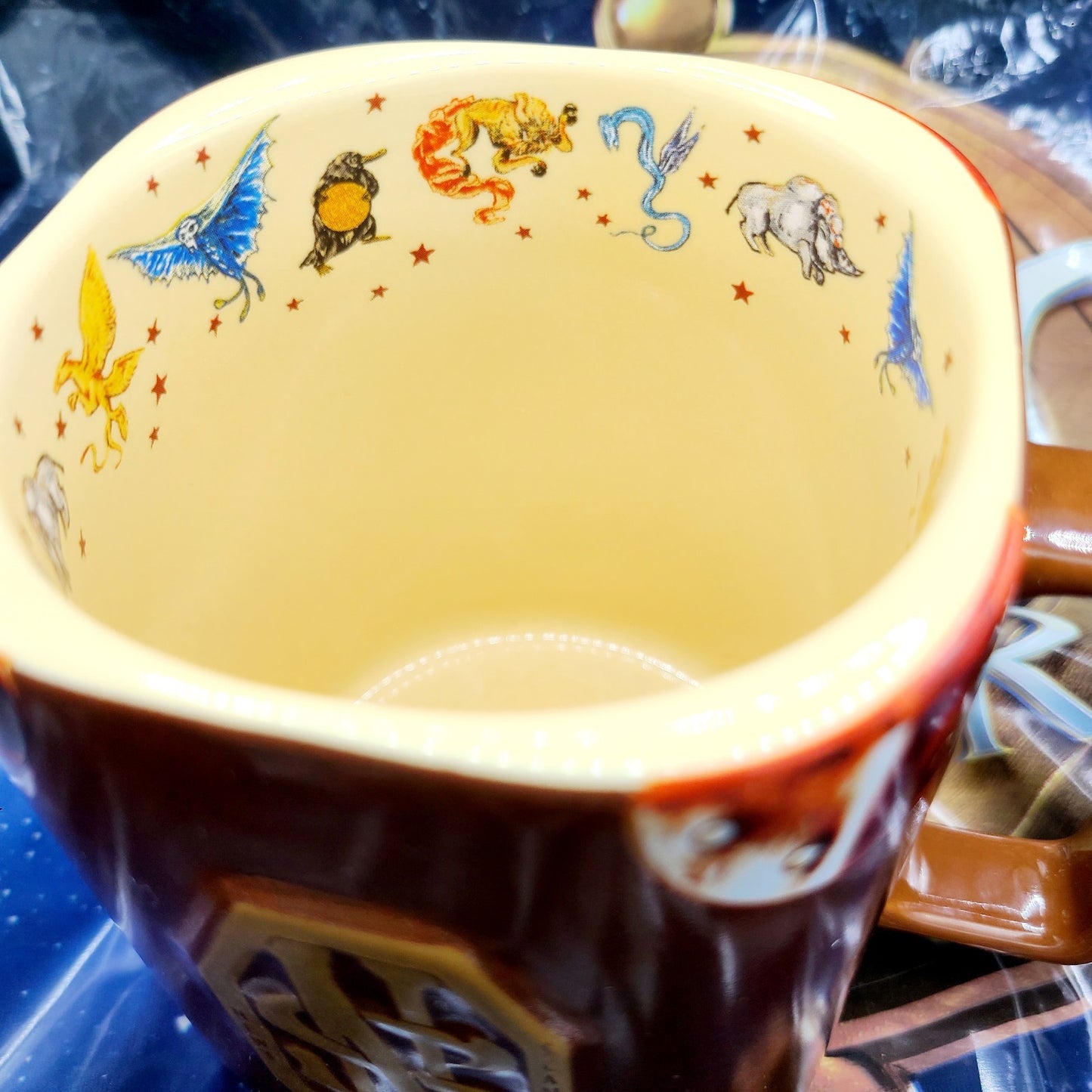 EPIC Universe Harry Potter Newt Scamander Fantastic Beasts 1920s Suitcase Mug