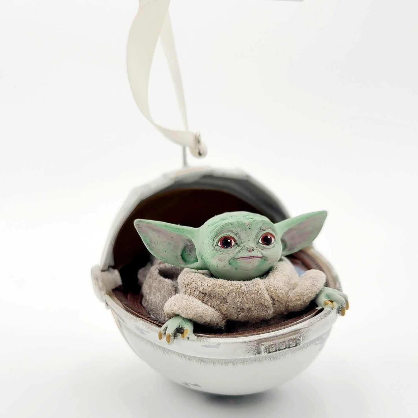 NEW Disney Parks Star Wars Baby Yoda Grogu Carrier Stetchbook Ornament Christmas