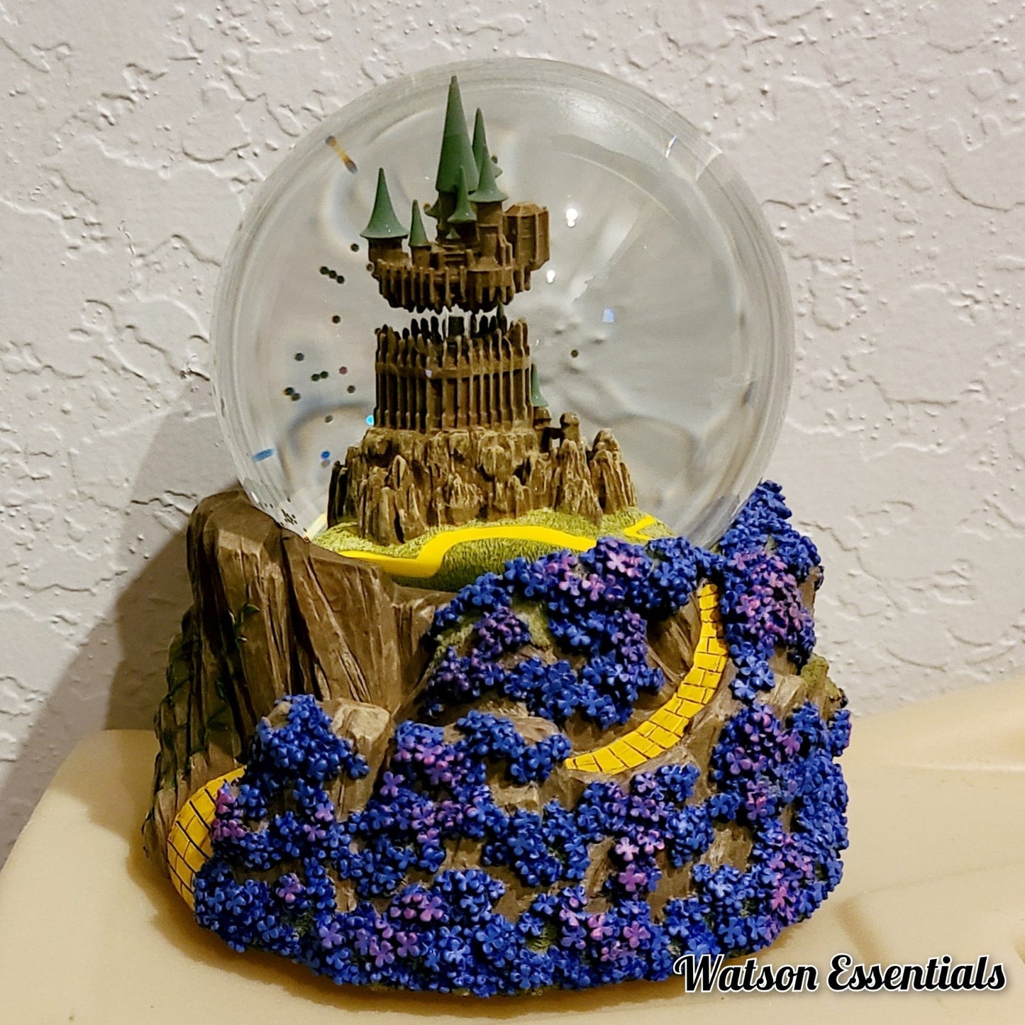 Universal Studios Wicked For Good Kiamo Ko Castle Musical Music Box Snow Globe