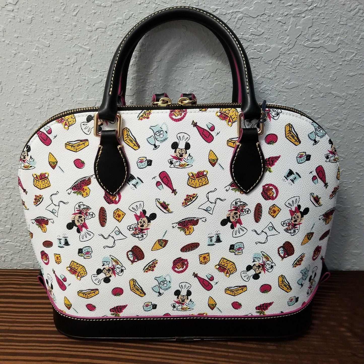 *Actual Bag* Disney Park EPCOT Food & Wine Festival 2020 Dooney & Bourke Satchel