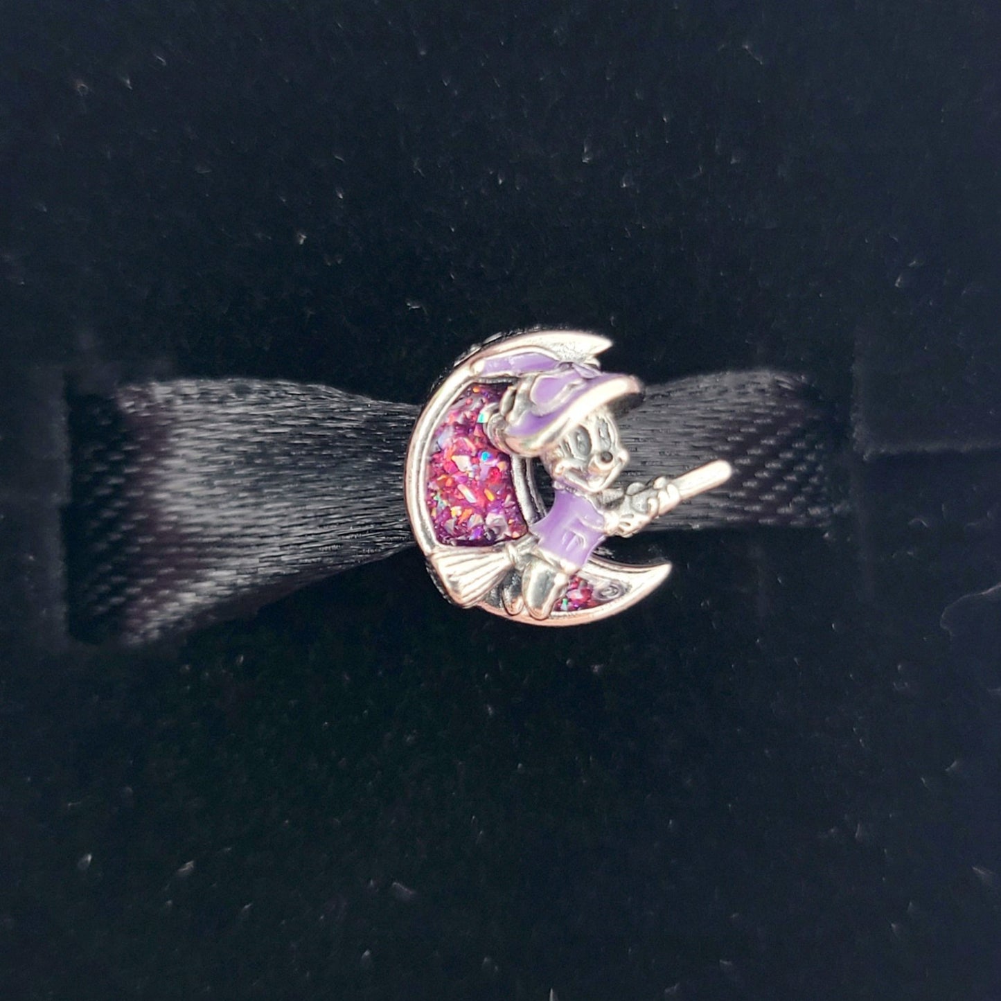 2025 Disney Parks Minnie Mouse Flying Witch Halloween Pandora Charm Glow In Dark