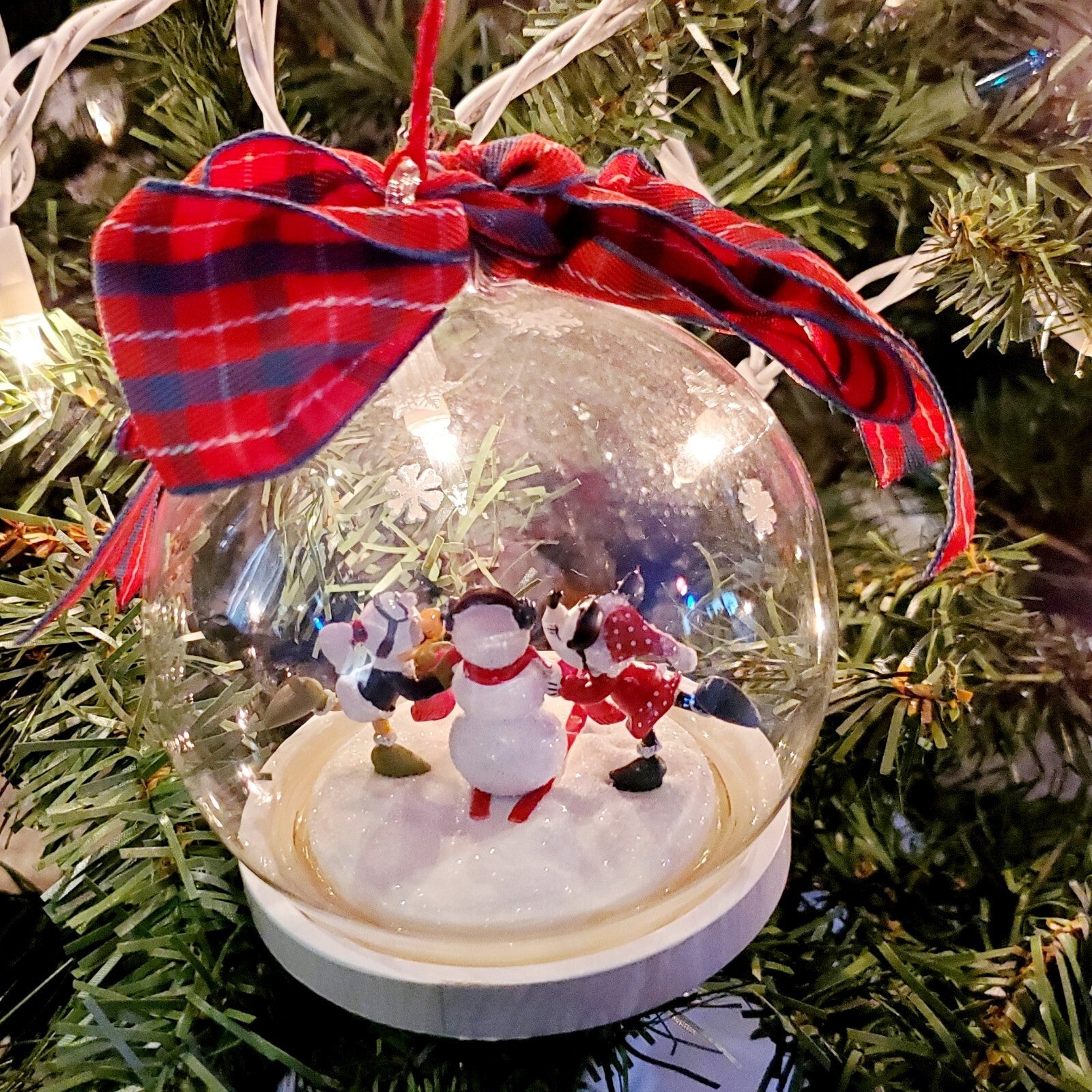 Disney Parks 2021 Christmas You Make Me Melt Minnie Snowman Daisy Globe Ornament