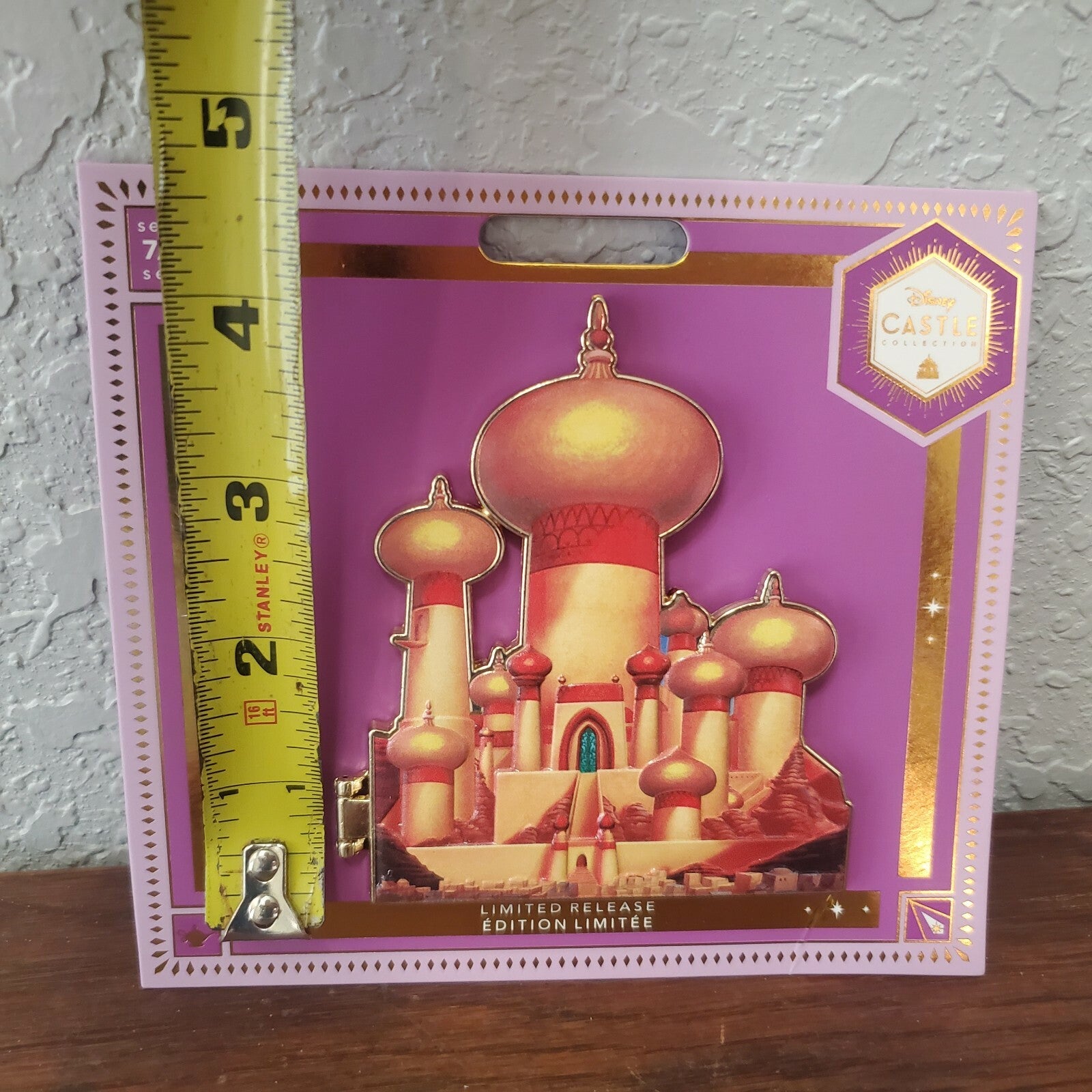 Disney Castle Collection JUMBO Pin Aladdin Jasmine LR Pin (7/10) April 2021 NEW