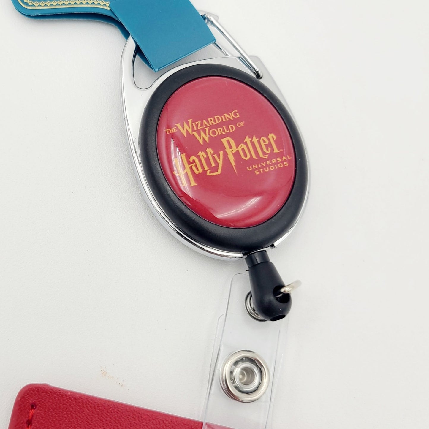 Universal Studios Wizarding World Harry Potter Gryffindor Retractable ID Holder