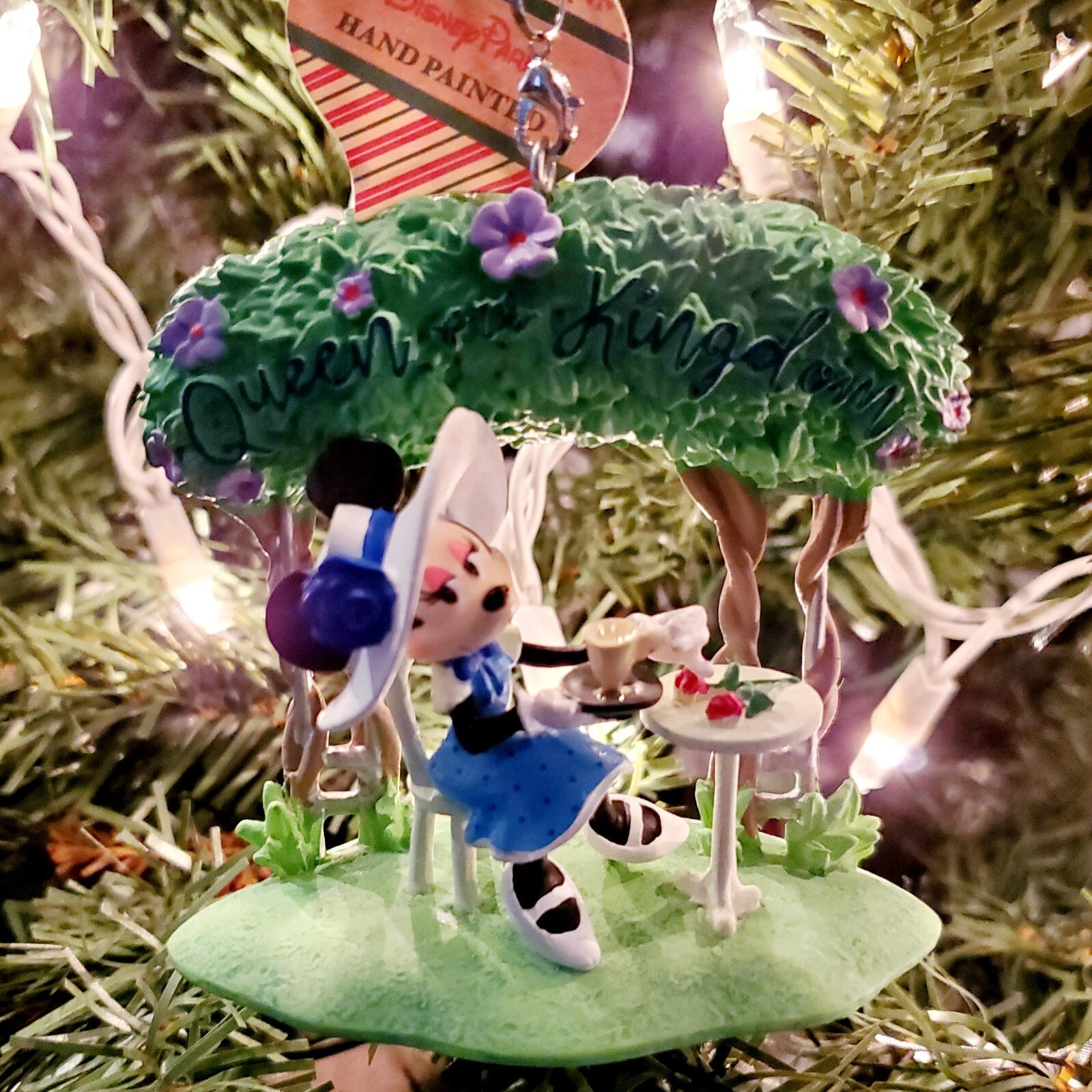 2022 Disney Parks Minnie Mouse United Kingdom Epcot Ornament Queen