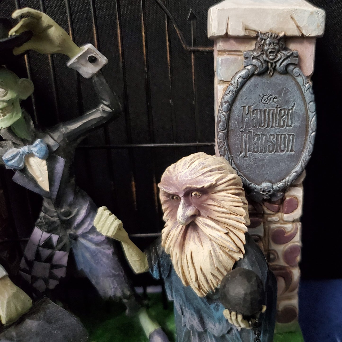NEW Jim Shore Disney Park Traditions Haunted Mansion Hitchhiking Ghosts 4044185