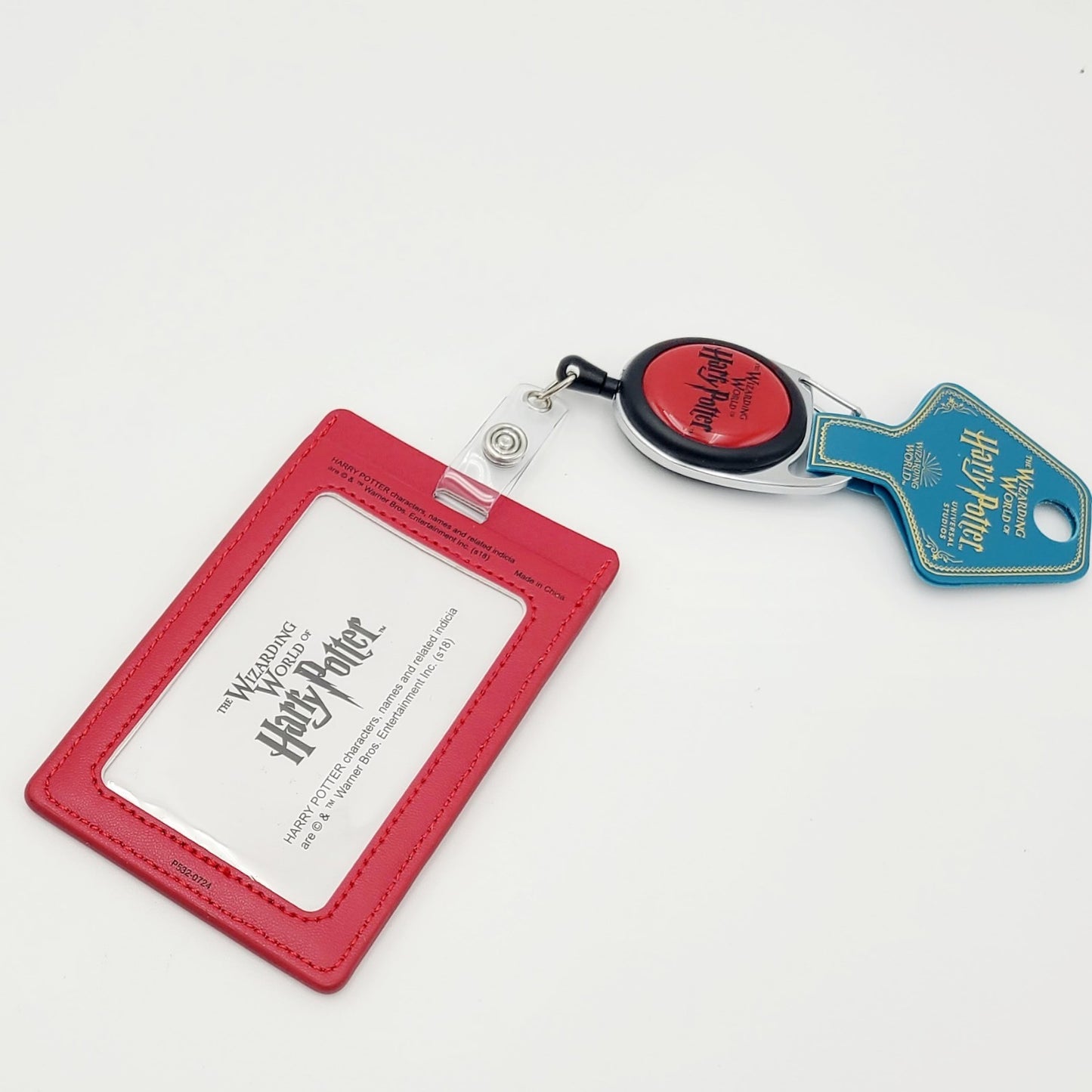 Universal Studios Wizarding World Harry Potter Gryffindor Retractable ID Holder