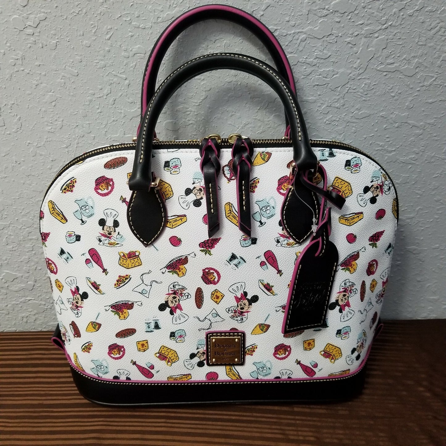 *Actual Bag* Disney Park EPCOT Food & Wine Festival 2020 Dooney & Bourke Satchel