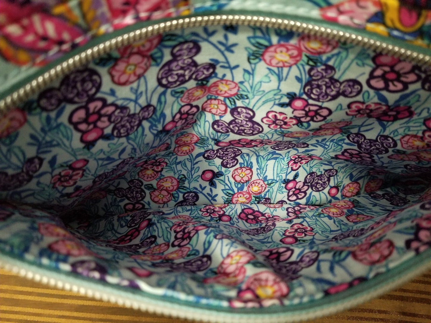 *Actual Bag* Vera Bradley Disney Mickey's Colorful Garden Hipster Bag Minnie New