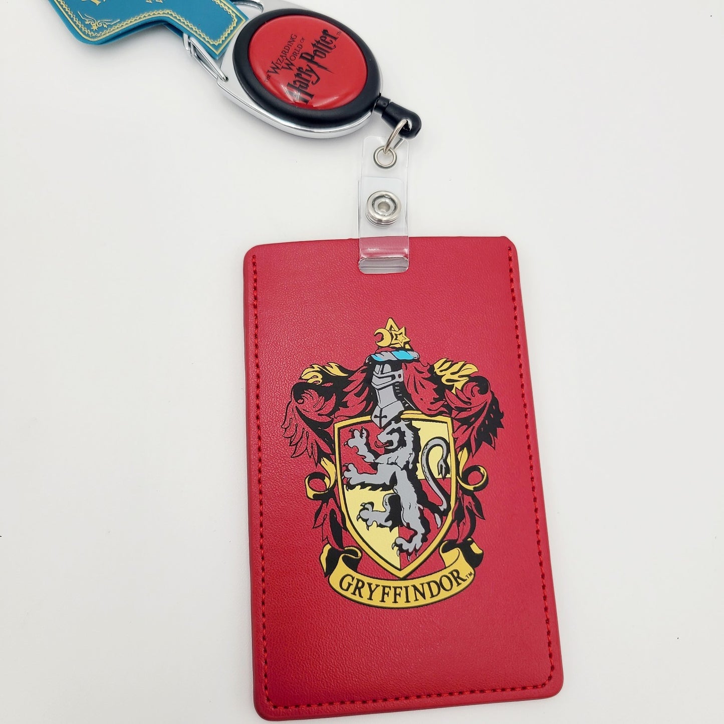 Universal Studios Wizarding World Harry Potter Gryffindor Retractable ID Holder