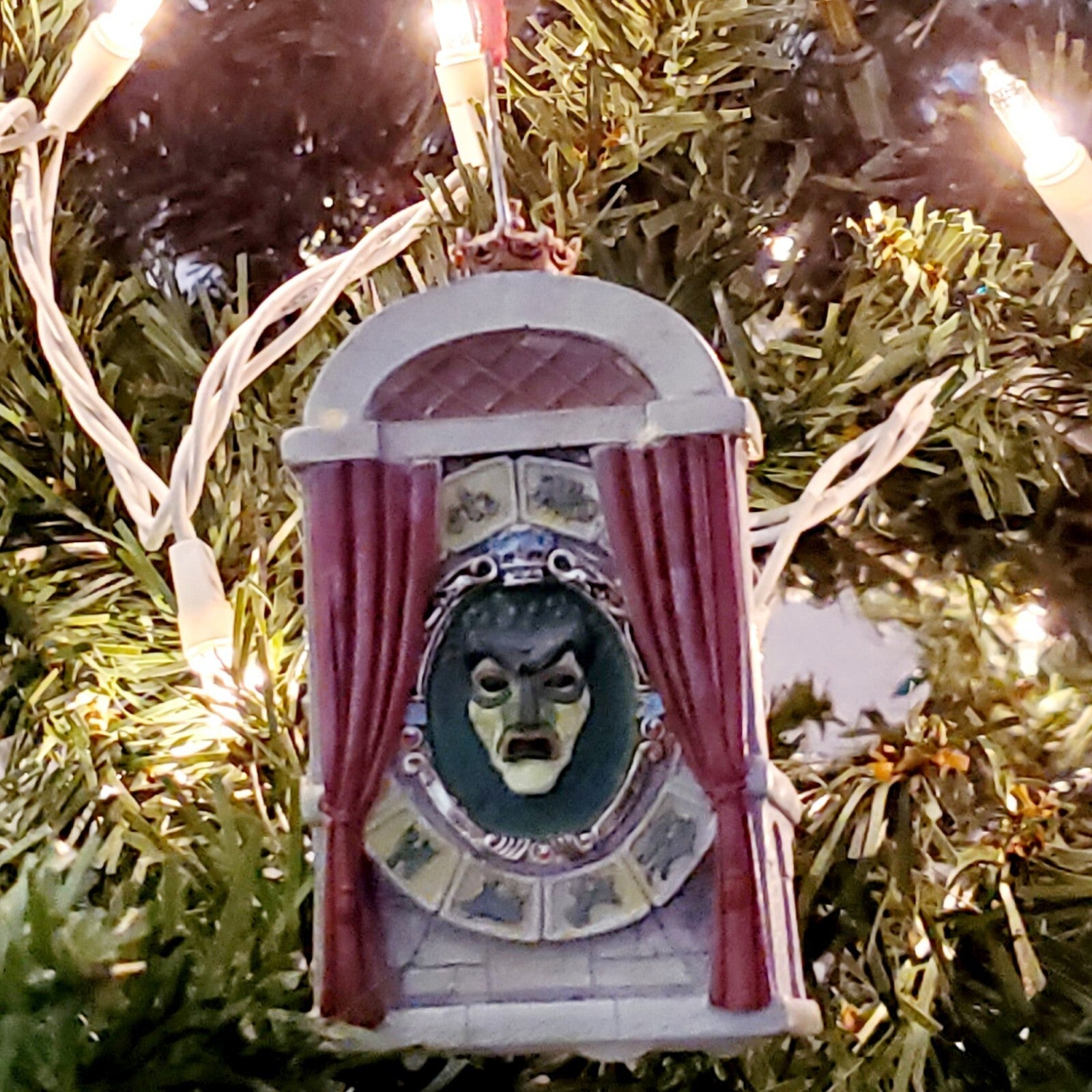 Disney Snow White MUSICAL Living Magic Sketchbook Ornament New with Tag NWT