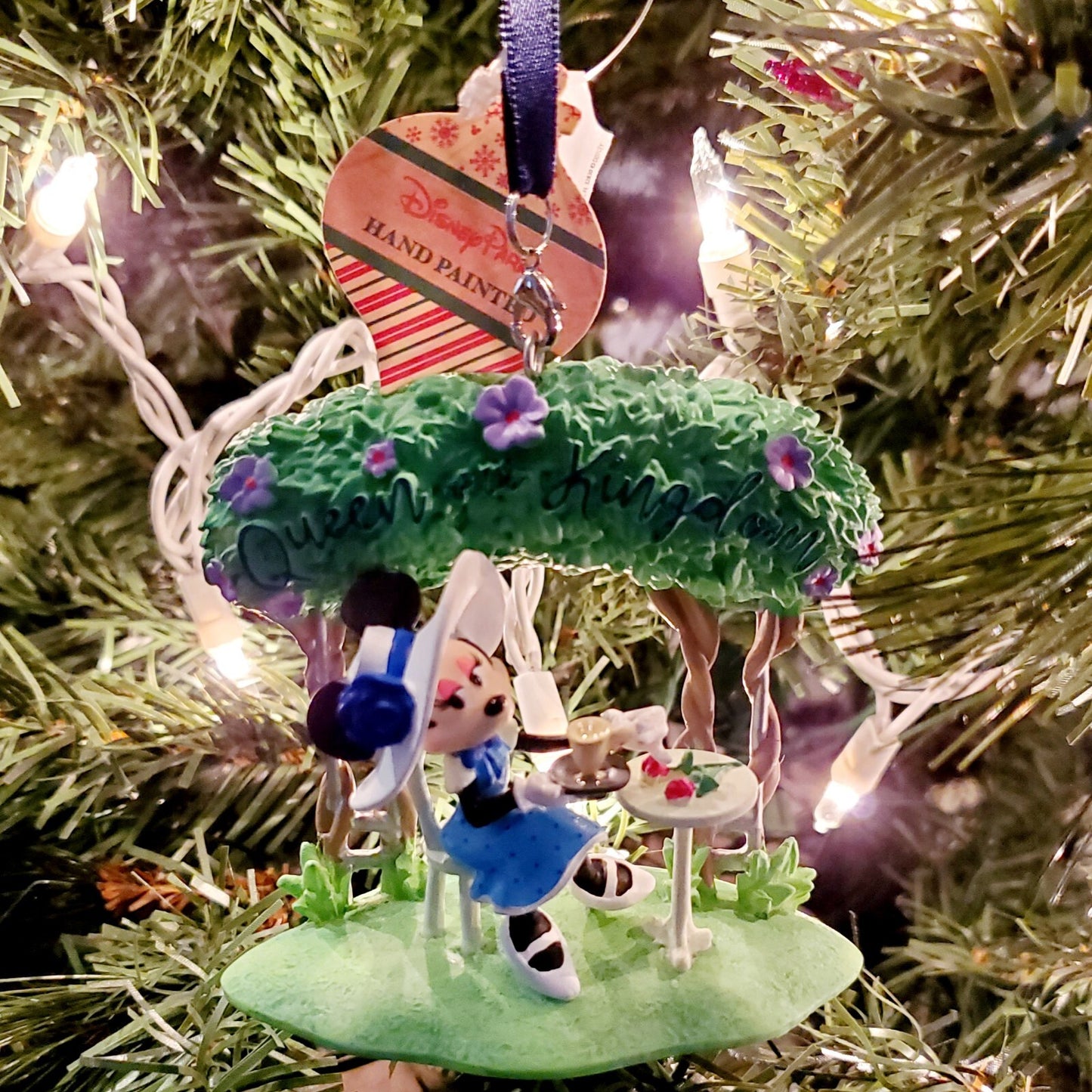 2022 Disney Parks Minnie Mouse United Kingdom Epcot Ornament Queen