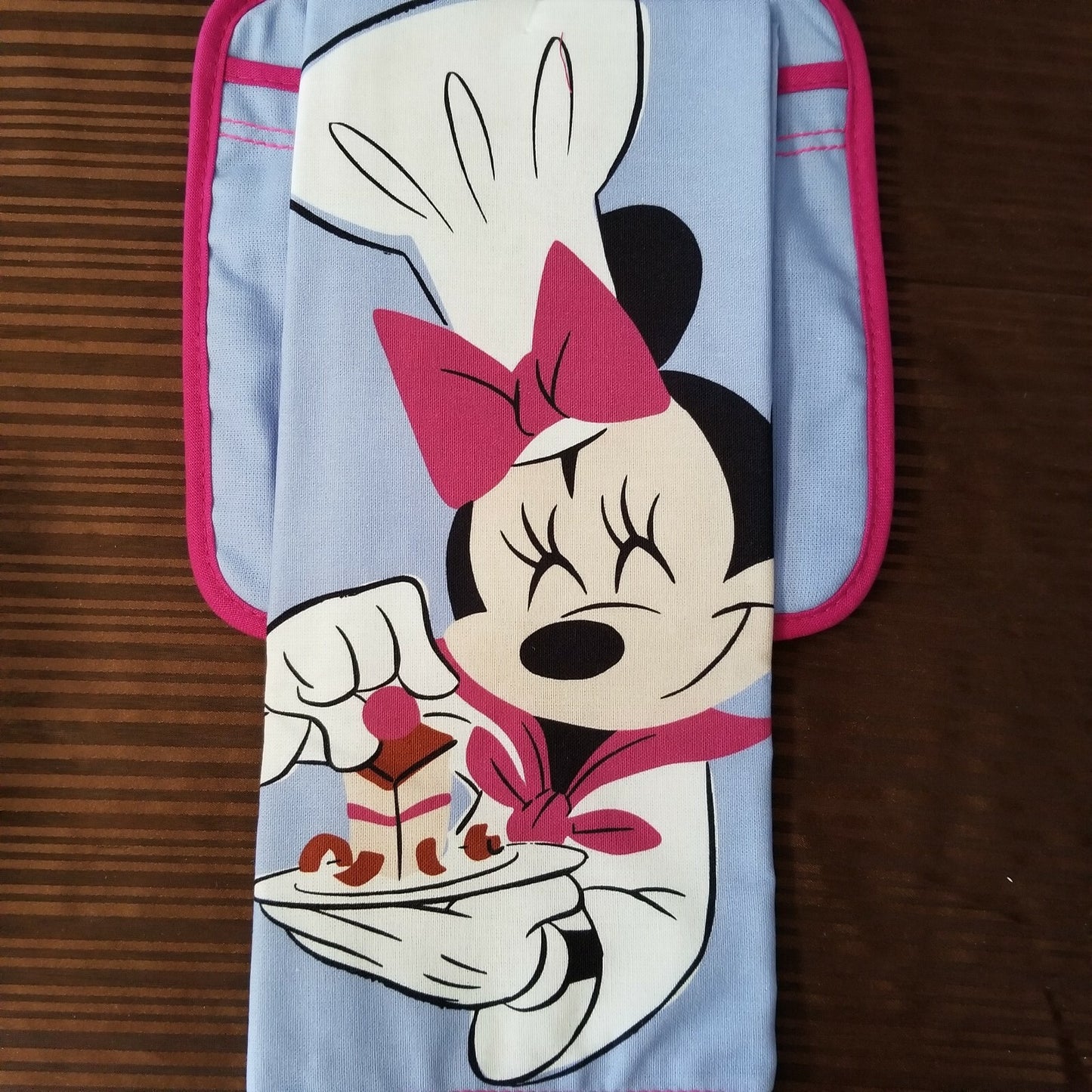 Disney 2020 EPCOT Food & Wine Festival Minnie Queen of Cuisine Towel & Potholder