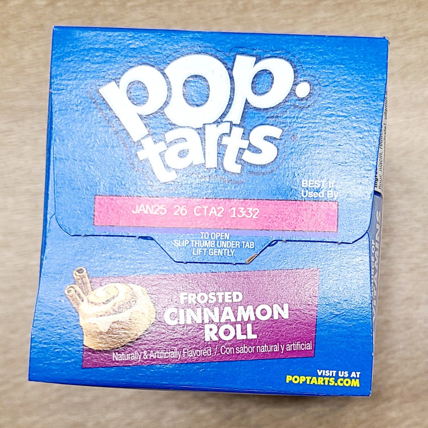 (2 Boxes) Kelloggs Frosted Cinnamon Roll Pop Tarts 16 Toaster Pastries Total NEW