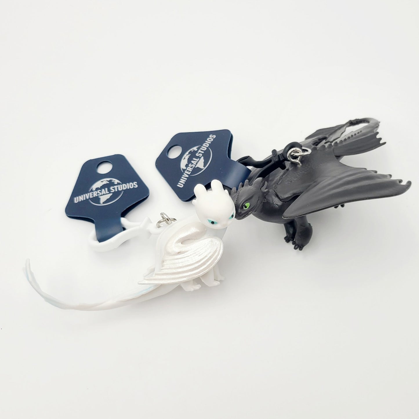 *2 Keychains* Universal Studios Park How Train Your Dragon Toothless Light Fury