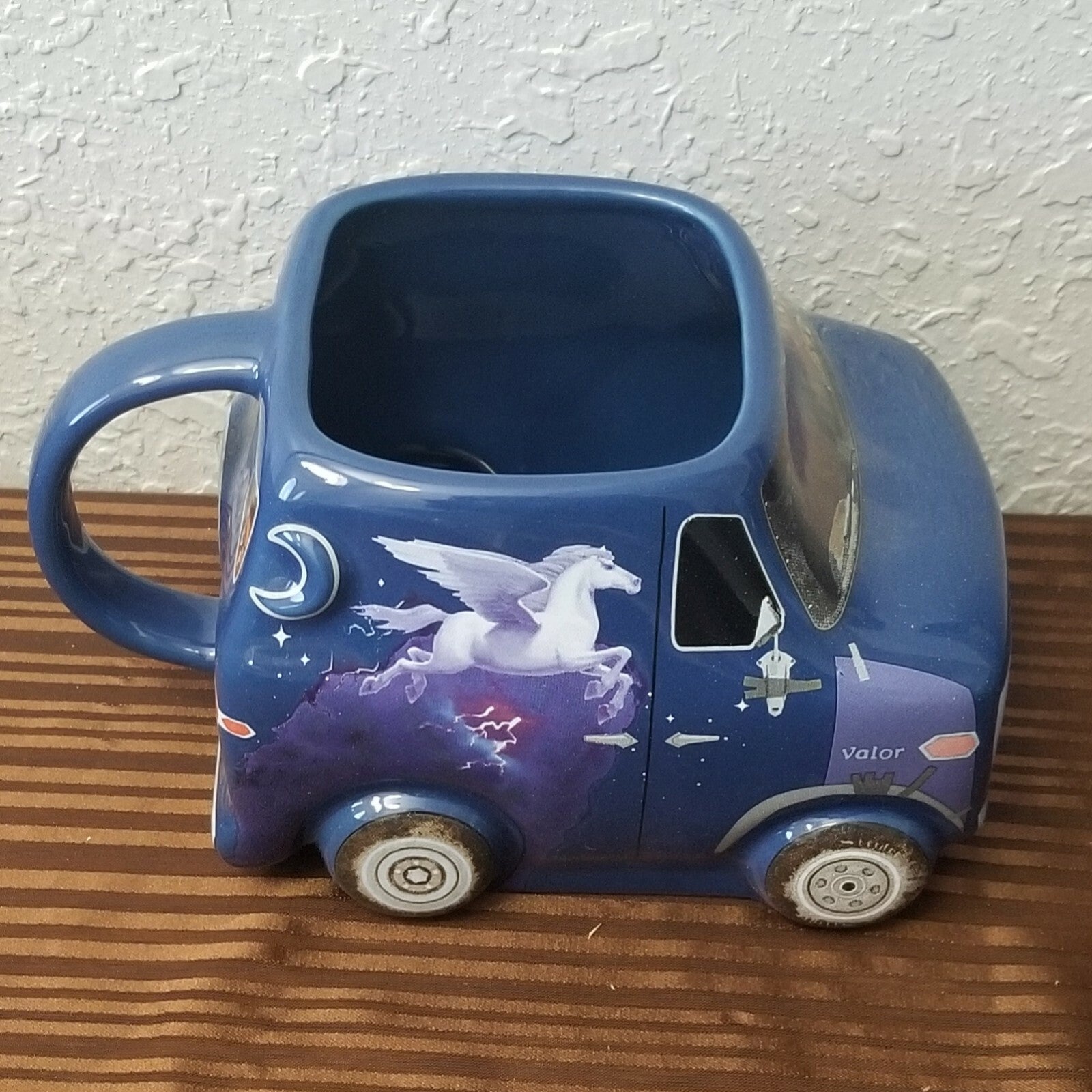 *18 oz Mug* 2020 Disney Pixar ONWARD Collectible Guinevere Van Coffee Tea Van