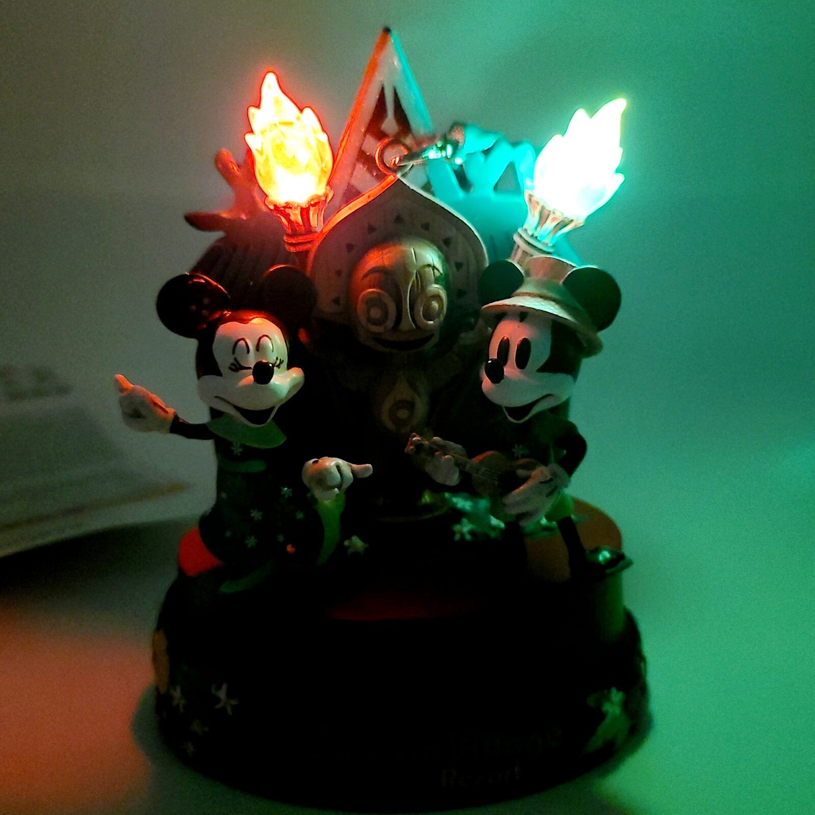 *Light-Up ORNAMENT* Walt Disney World Parks Polynesian Resort Maui Mickey Minnie