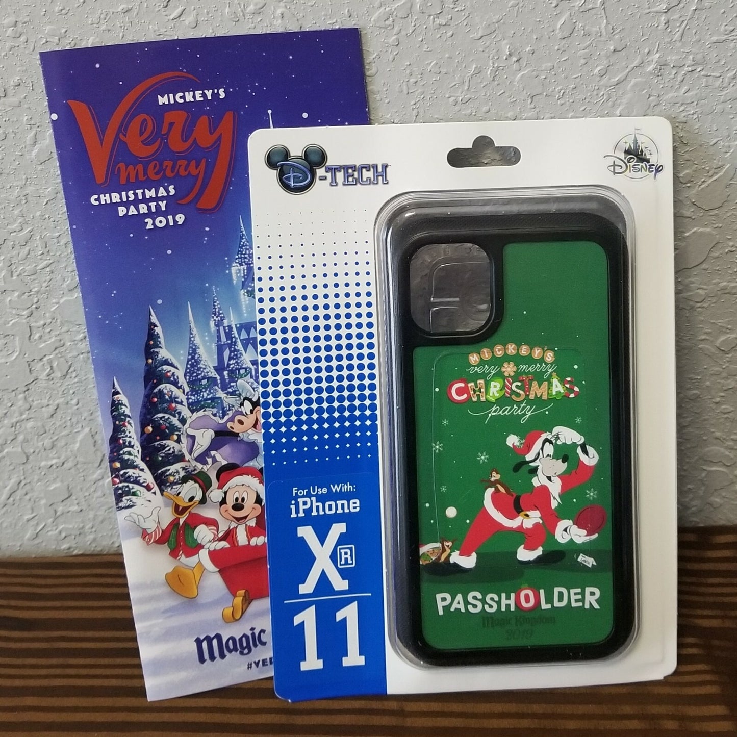 Disney Parks 2019 Mickey's Very Christmas Party Passholder iPhone Case Xr/11