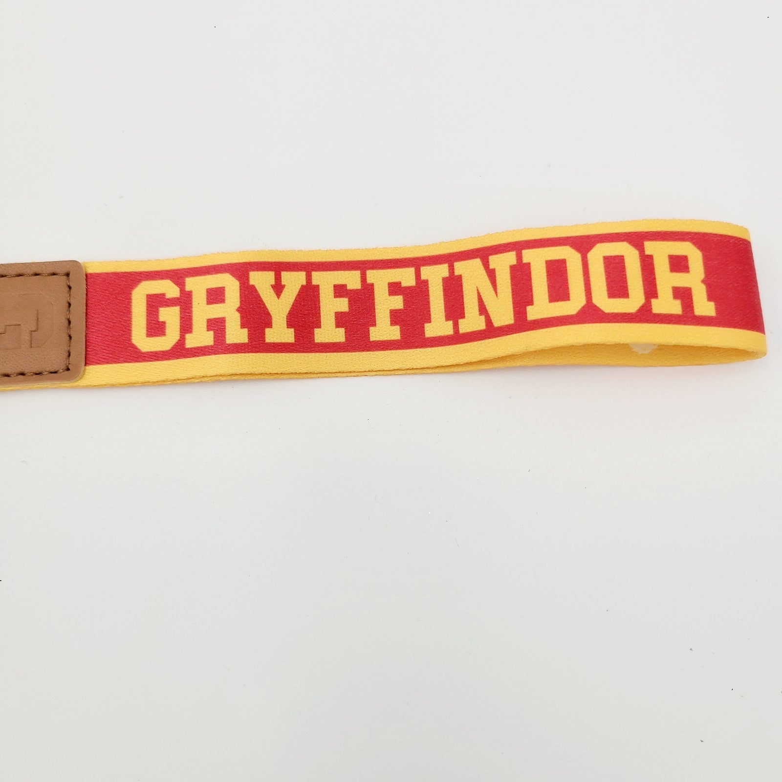 NEW Universal Studios Wizarding World Harry Potter Gryffindor Keychain Wristlet