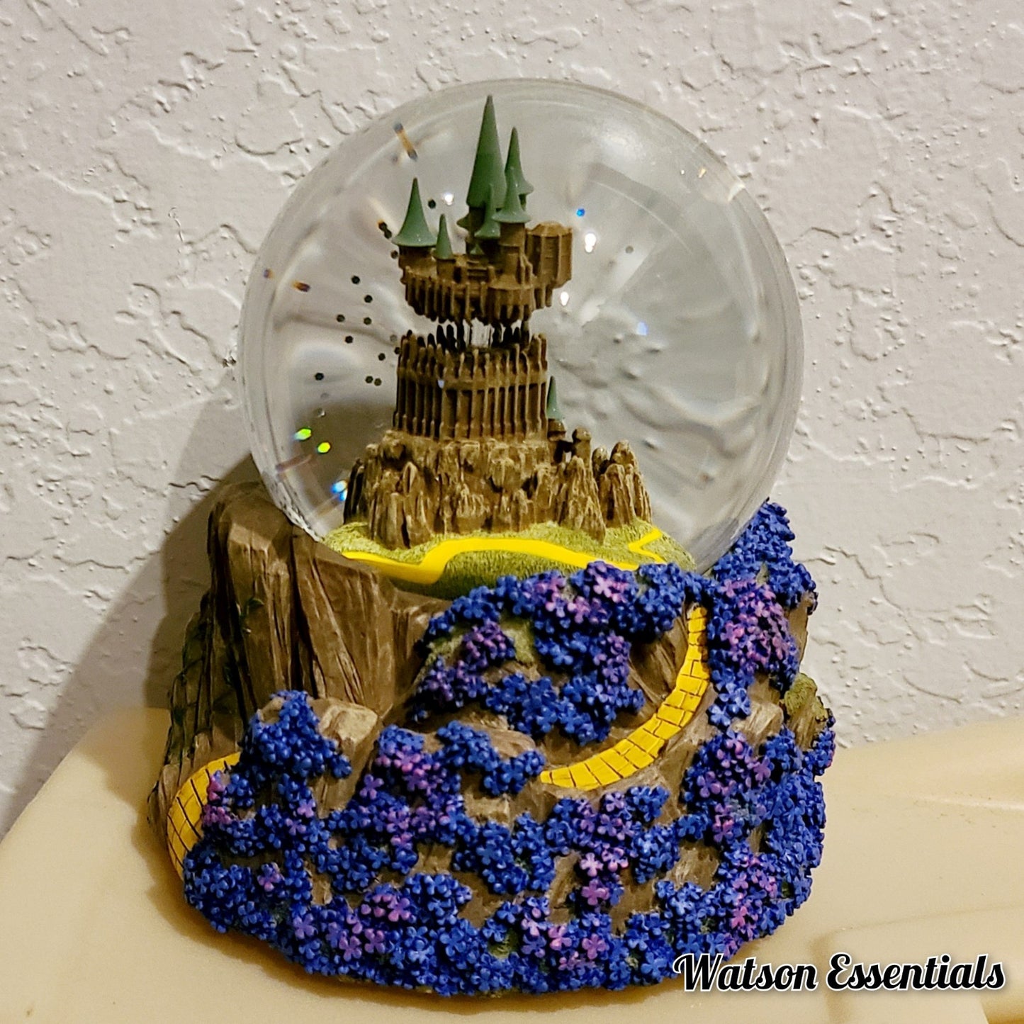 Universal Studios Wicked For Good Kiamo Ko Castle Musical Music Box Snow Globe