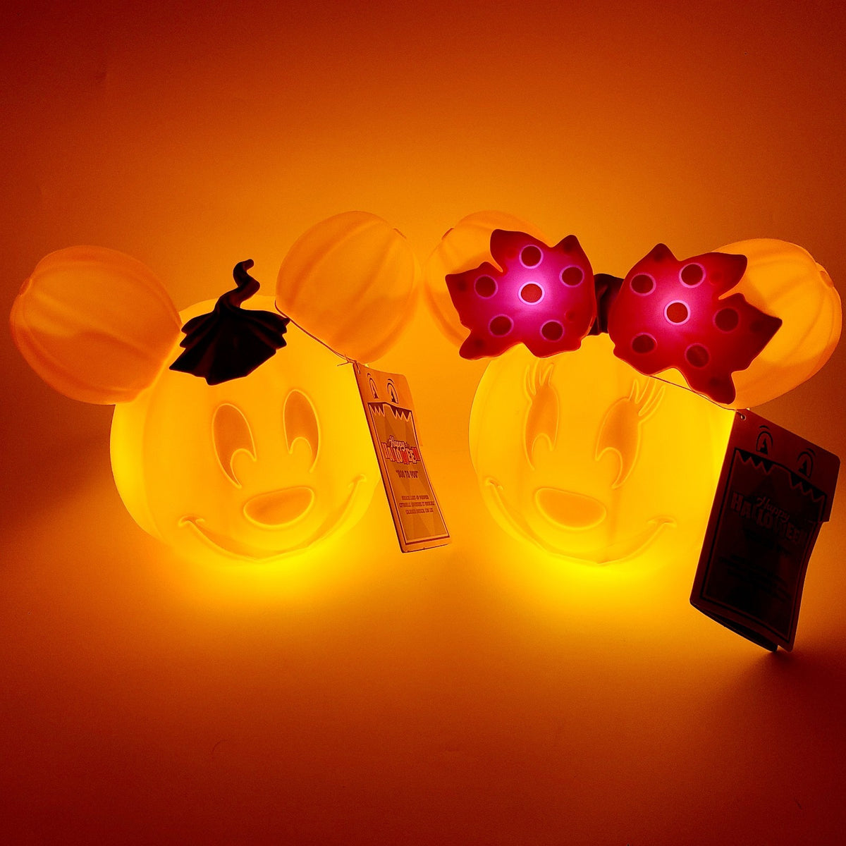 *Mickey & Minnie* 2026 Disney Park Halloween Light-Up Pumpkin Singing Boo To You