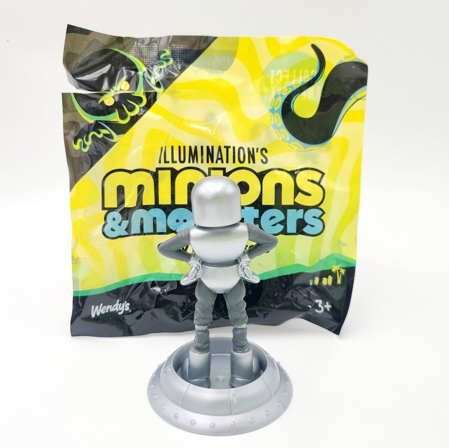 *Dort* 2026 Wendy’s Illuminations Minions & Monsters Happy Meal Figure Opened